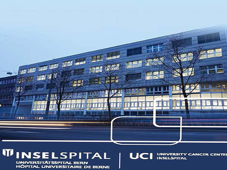 Flyer mit Bild Institut, Beschrieb was geschieht mit den Gewebeproben im IGMP, Zusammenarbeit mit UCI Inselspital